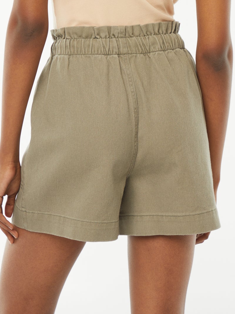 Pantaloncini corti in denim con grandi tasche applicate VERDE - Kiabi