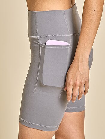 Pantaloncini da ciclista sportivi - (ekstract)