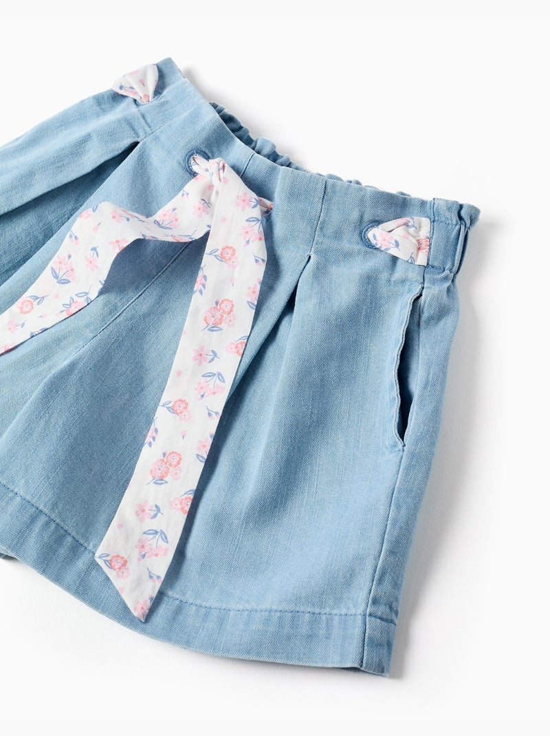 Pantaloncini in denim con cintura floreale e vita paperbag Blu chiaro - Kiabi