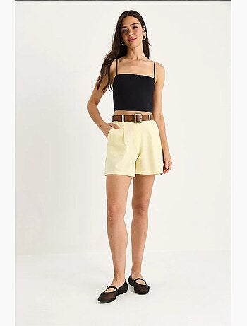 Pantaloncini in lino sottile con cintura e tasche lucci