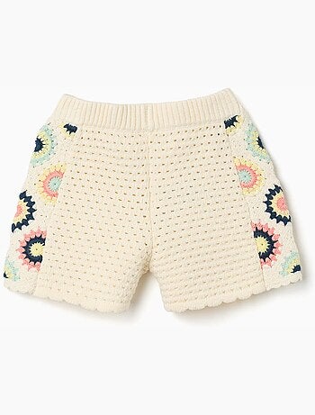 Pantaloncini in maglia di cotone con fiori all'uncinetto