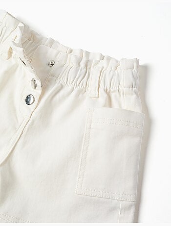 Pantaloncini in saffiano con tasche cargo e cintura elastica