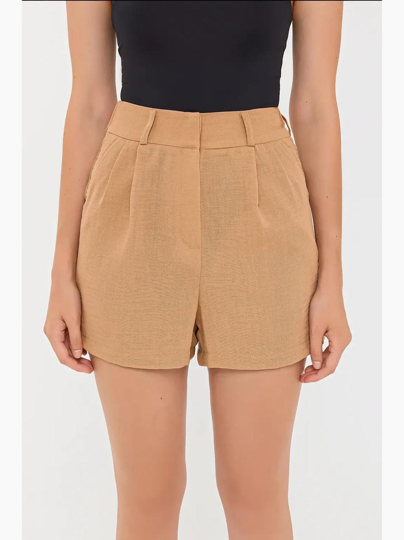 Pantaloncini plissettati a vita alta in tessuto hiccup Marrone - Kiabi