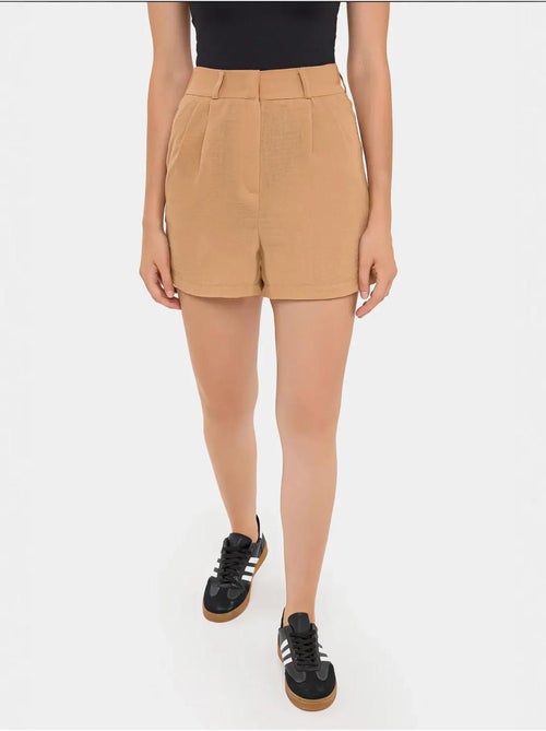 Pantaloncini plissettati a vita alta in tessuto - Kiabi Pantaloncini plissettati a vita alta in tessuto - Kiabi