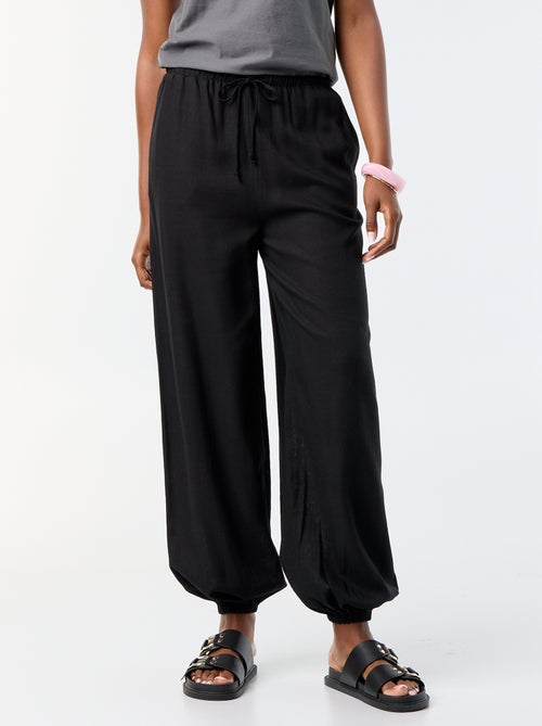 Pantalone a palloncino tinta unita con 2 tasche - Kiabi Pantalone a palloncino tinta unita con 2 tasche - Kiabi