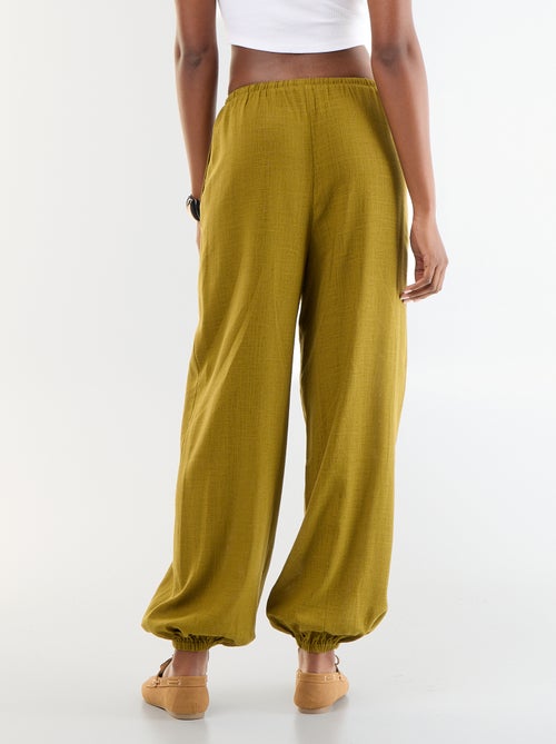 Pantalone a palloncino tinta unita con 2 tasche - Kiabi Pantalone a palloncino tinta unita con 2 tasche - Kiabi
