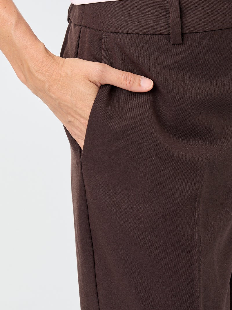 Pantalone a sigaretta tinta unita con 2 tasche Marrone - Kiabi