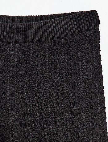 Pantalone all'uncinetto taglio a zampa