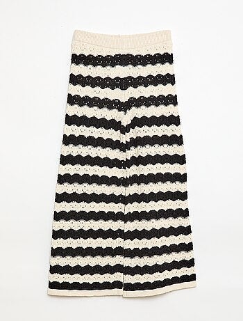 Pantalone all'uncinetto taglio a zampa