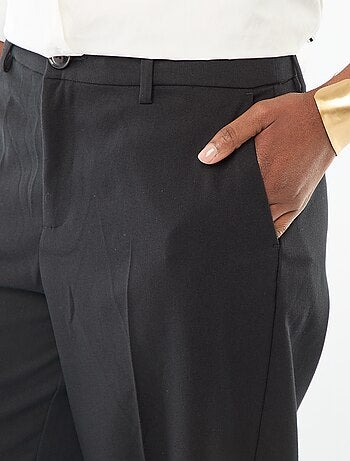 Pantalone ampio a vita alta con cintura e passanti