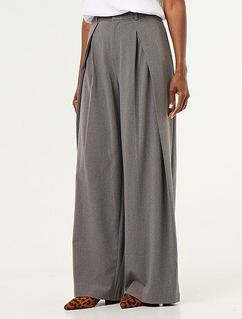 Pantalone ampio a vita alta con pinces