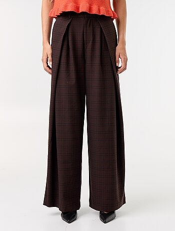 Pantalone ampio a vita alta con pinces