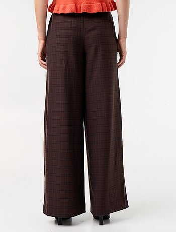 Pantalone ampio a vita alta con pinces