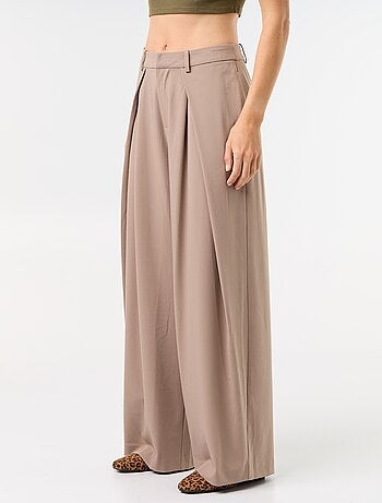 Pantalone ampio a vita alta con pinces