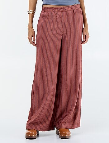 Pantalone ampio con 2 tasche