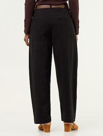 Pantalone barrel ampio + cintura in similpelle