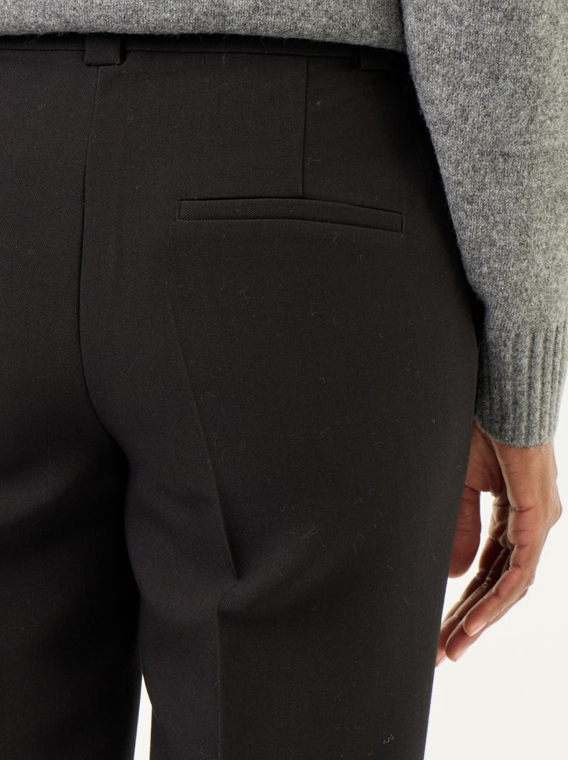 Pantalone dritto con vita cinturata Nero - Kiabi
