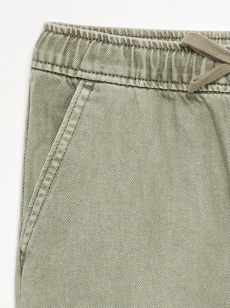 Pantalone in denim con vita elasticizzata Verde - Kiabi