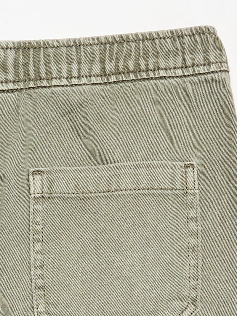 Pantalone in denim con vita elasticizzata Verde - Kiabi