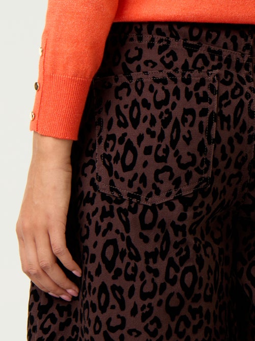 Pantalone modello barrel con stampa floccata - Kiabi Pantalone modello barrel con stampa floccata - Kiabi