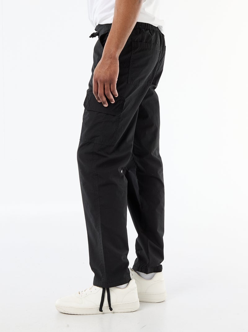 Pantalone multitasche regular fit Nero - Kiabi