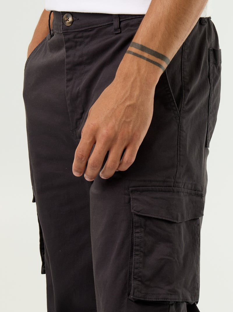 Pantalone multitasche regular fit Nero - Kiabi