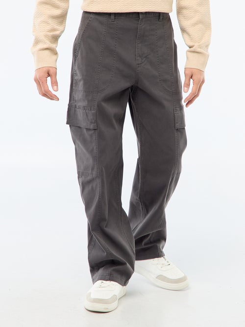 Pantalone multitasche tinta unita taglio dritto / Regular Fit - Kiabi