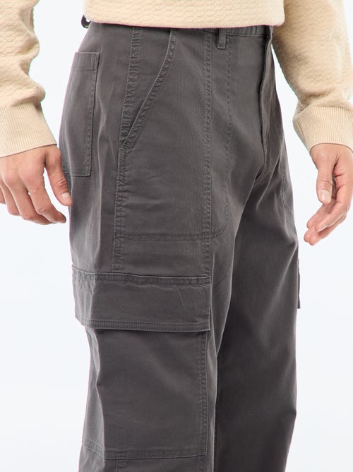 Pantalone multitasche tinta unita taglio dritto / Regular Fit - Kiabi