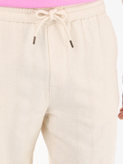 Pantalone tinta unita in tessuto testurizzato - Kiabi