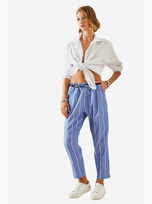 Pantaloni a carota con elastico in vita a righe lucci - Kiabi