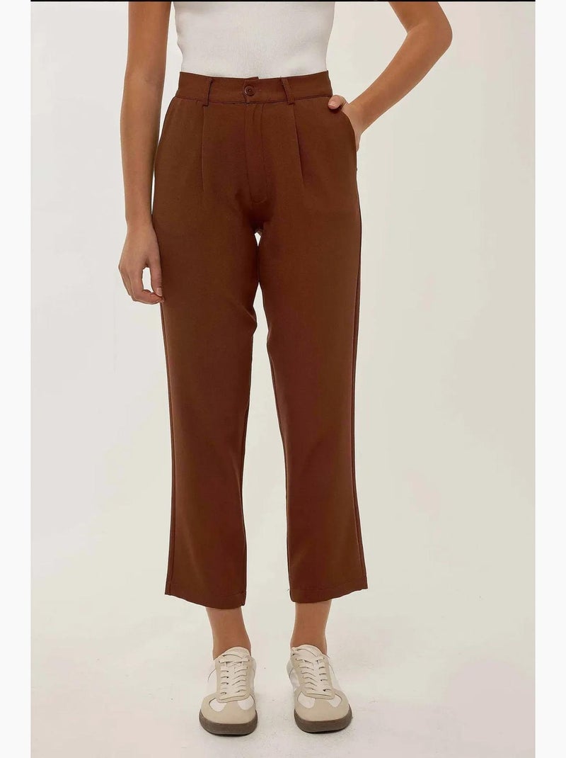 Pantaloni a gamba dritta con pieghe a vita alta hiccup Marrone - Kiabi