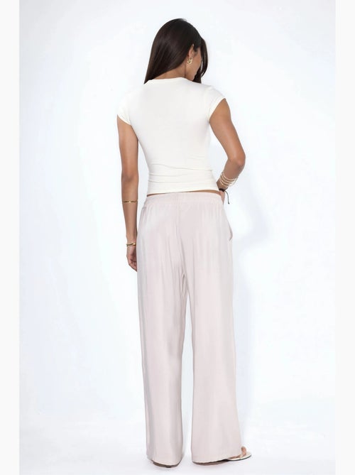 Pantaloni a gamba dritta con vita elasticizzata e tocco modal hiccup - Kiabi Pantaloni a gamba dritta con vita elasticizzata e tocco modal hiccup - Kiabi