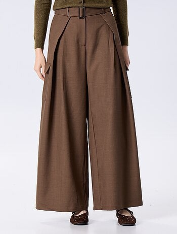 Pantaloni a gamba larga a vita alta con tasche a patta