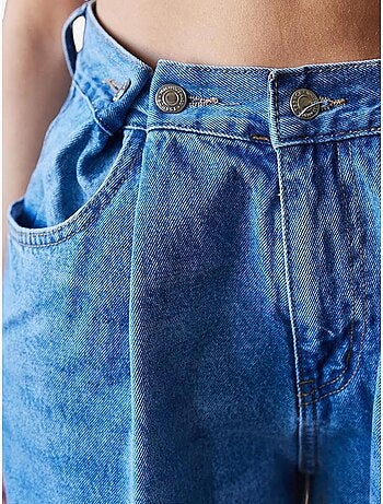 Pantaloni a gamba larga con dettaglio cintura e bottone lucci