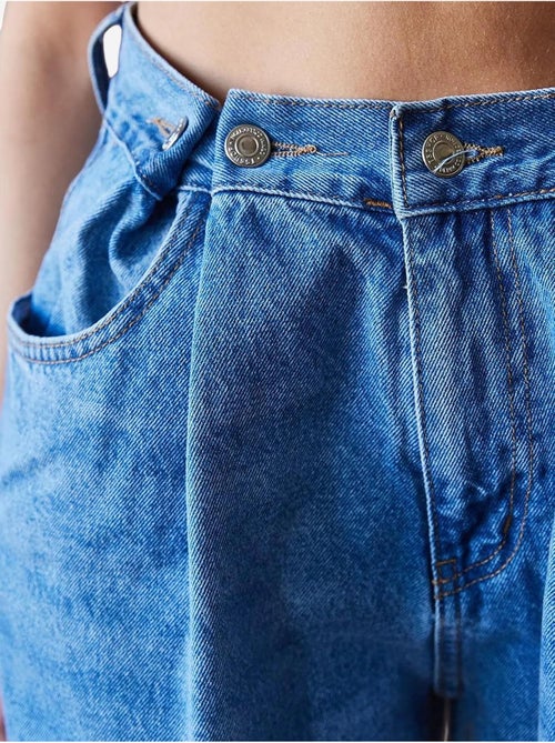 Pantaloni a gamba larga con dettaglio cintura e bottone lucci - Kiabi