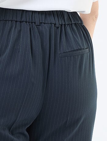 Pantaloni a sigaretta con apertura con gancetto e zip -