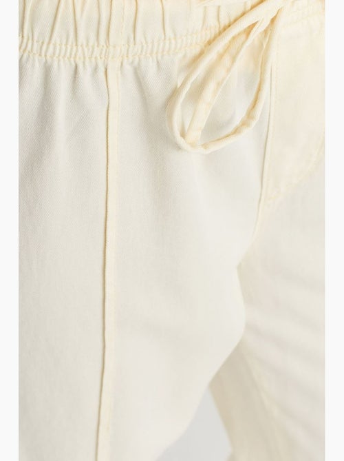 Pantaloni a vita alta a gamba ampia con cintura da annodare dilvin - Kiabi Pantaloni a vita alta a gamba ampia con cintura da annodare dilvin - Kiabi
