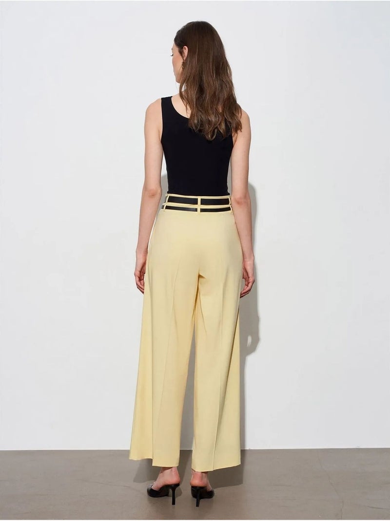 Pantaloni a vita alta a gamba larga con pieghe dilvin Giallo limone - Kiabi
