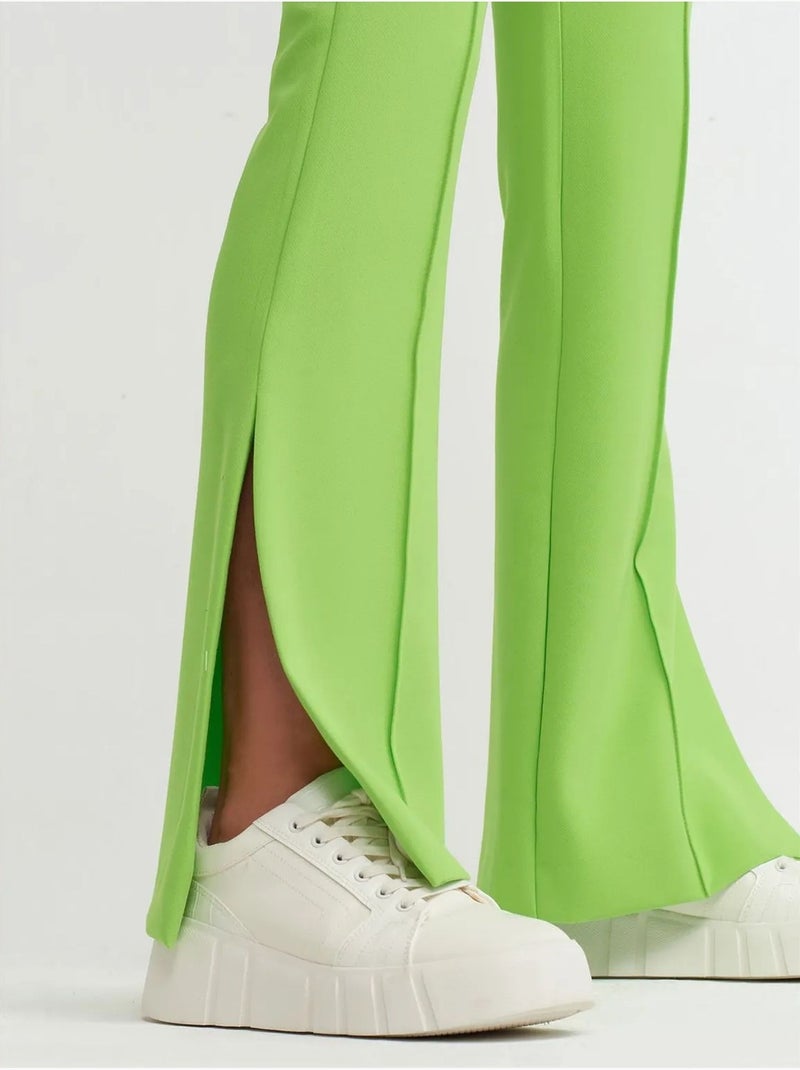 Pantaloni a vita alta a zampa con spacco Verde tiglio - Kiabi