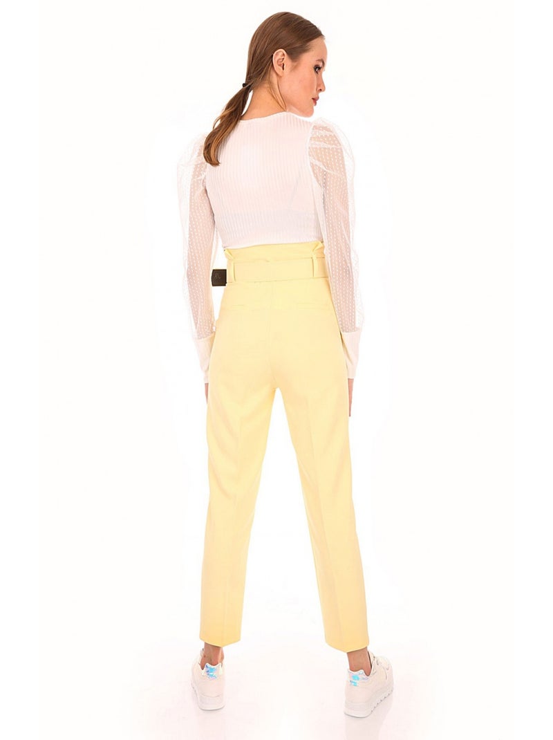 Pantaloni a vita alta con cintura Giallo - Kiabi