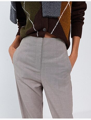 Pantaloni a vita alta, mo fashion