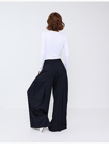 Pantaloni a vita alta, mo fashion