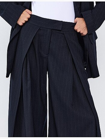 Pantaloni a vita alta, mo fashion