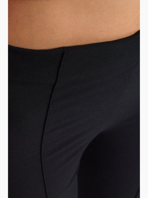 Pantaloni a zampa a vita alta con spacco dilvin - Kiabi