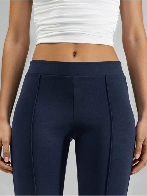 Pantaloni a zampa elasticizzati a coste busem - Kiabi Pantaloni a zampa elasticizzati a coste busem - Kiabi