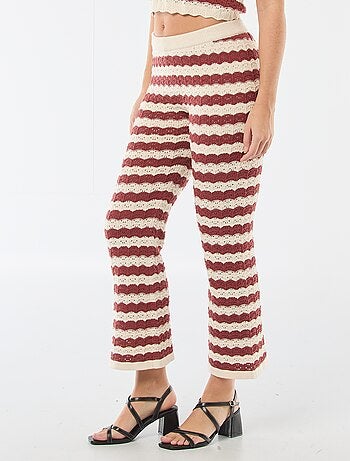 Pantaloni a zampa in crochet
