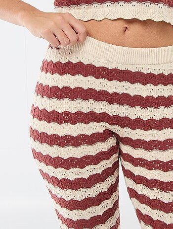 Pantaloni a zampa in crochet