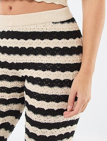 Pantaloni a zampa in crochet