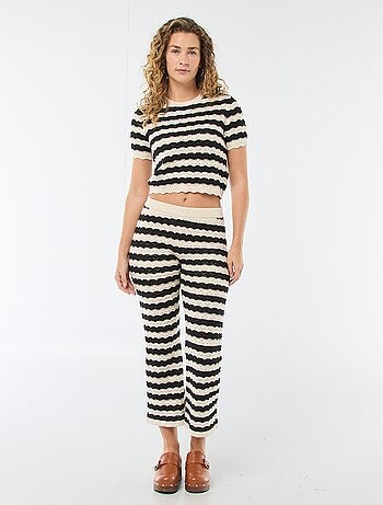 Pantaloni a zampa in crochet