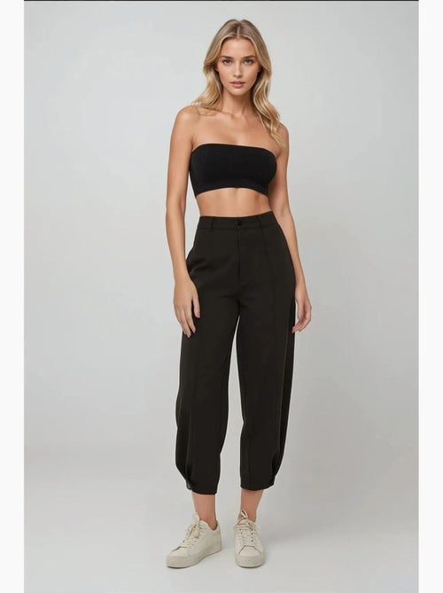 Pantaloni affusolati a vita alta con dettaglio bottone in vita hiccup - Kiabi Pantaloni affusolati a vita alta con dettaglio bottone in vita hiccup - Kiabi
